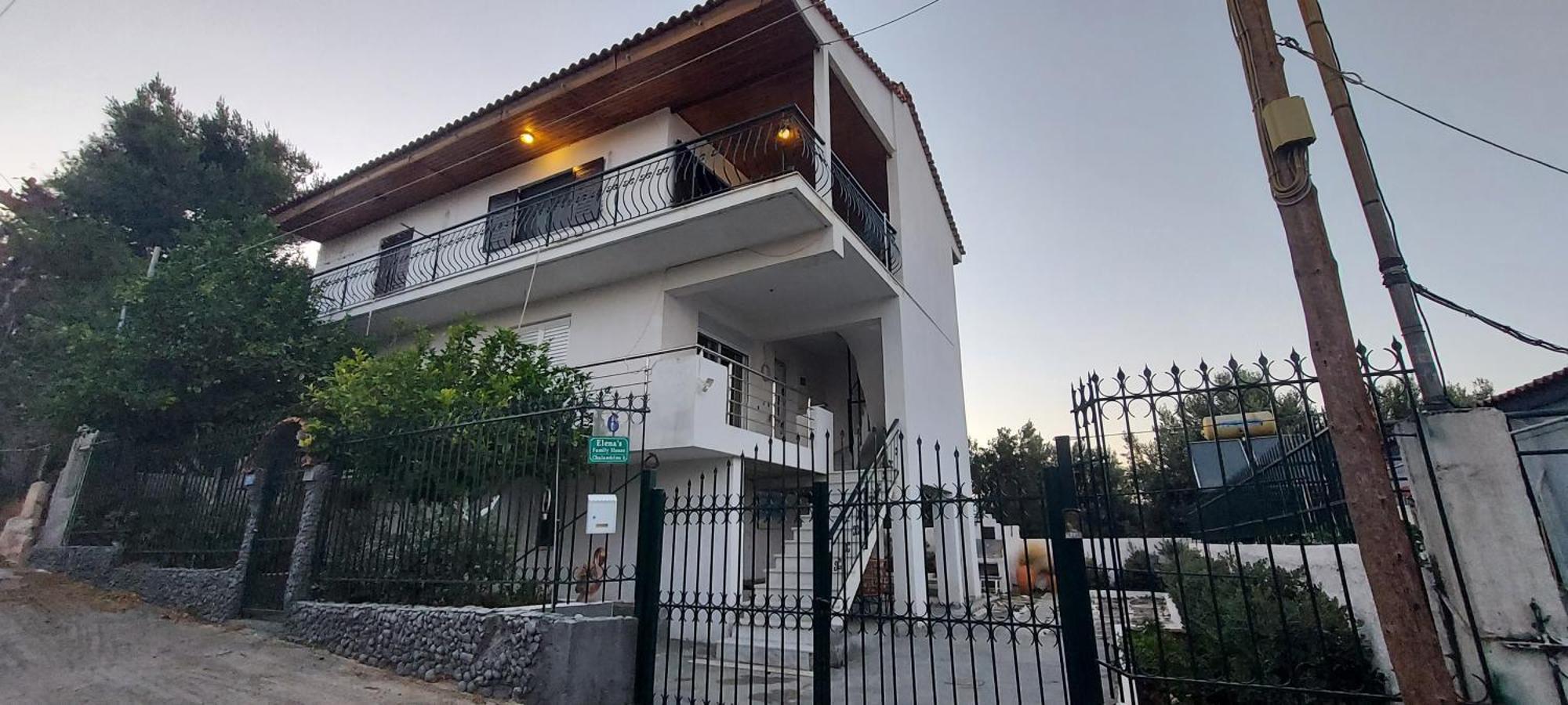 Апартаменти Elena'S Family House Артеміда Екстер'єр фото