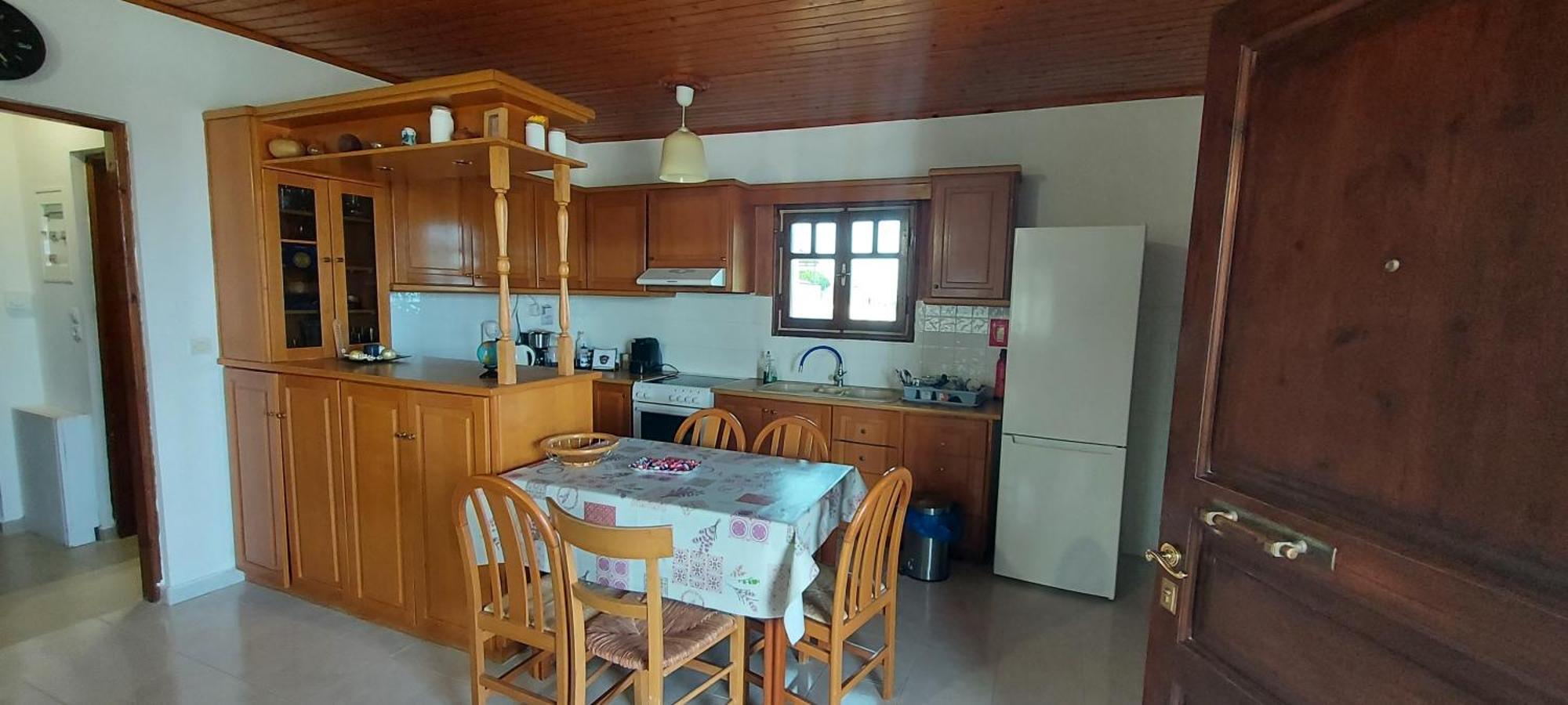 Апартаменти Elena'S Family House Артеміда Екстер'єр фото